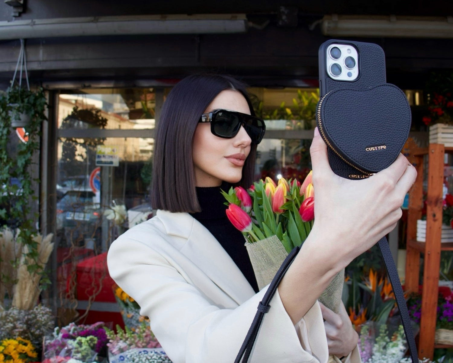 iPhone Wrist Strap: Bringing a Special Surprise for Special Person