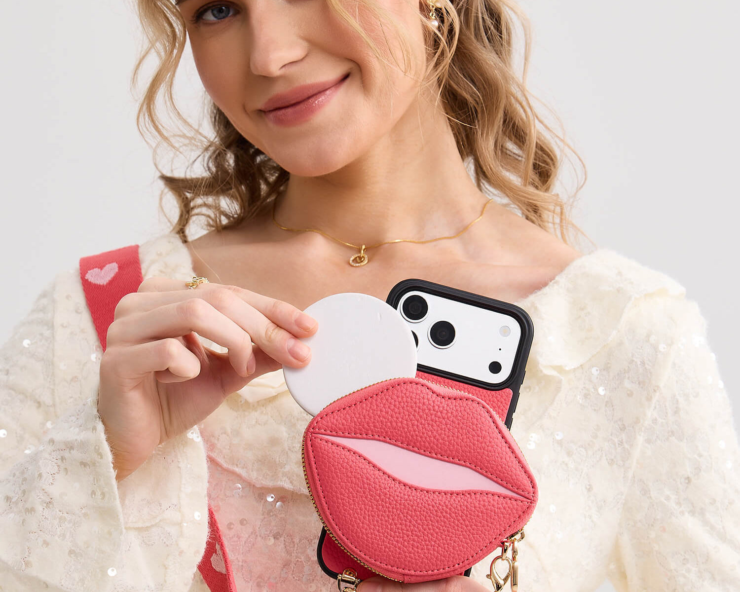 Discover the Benefits of a Wallet on Your iPhone Case