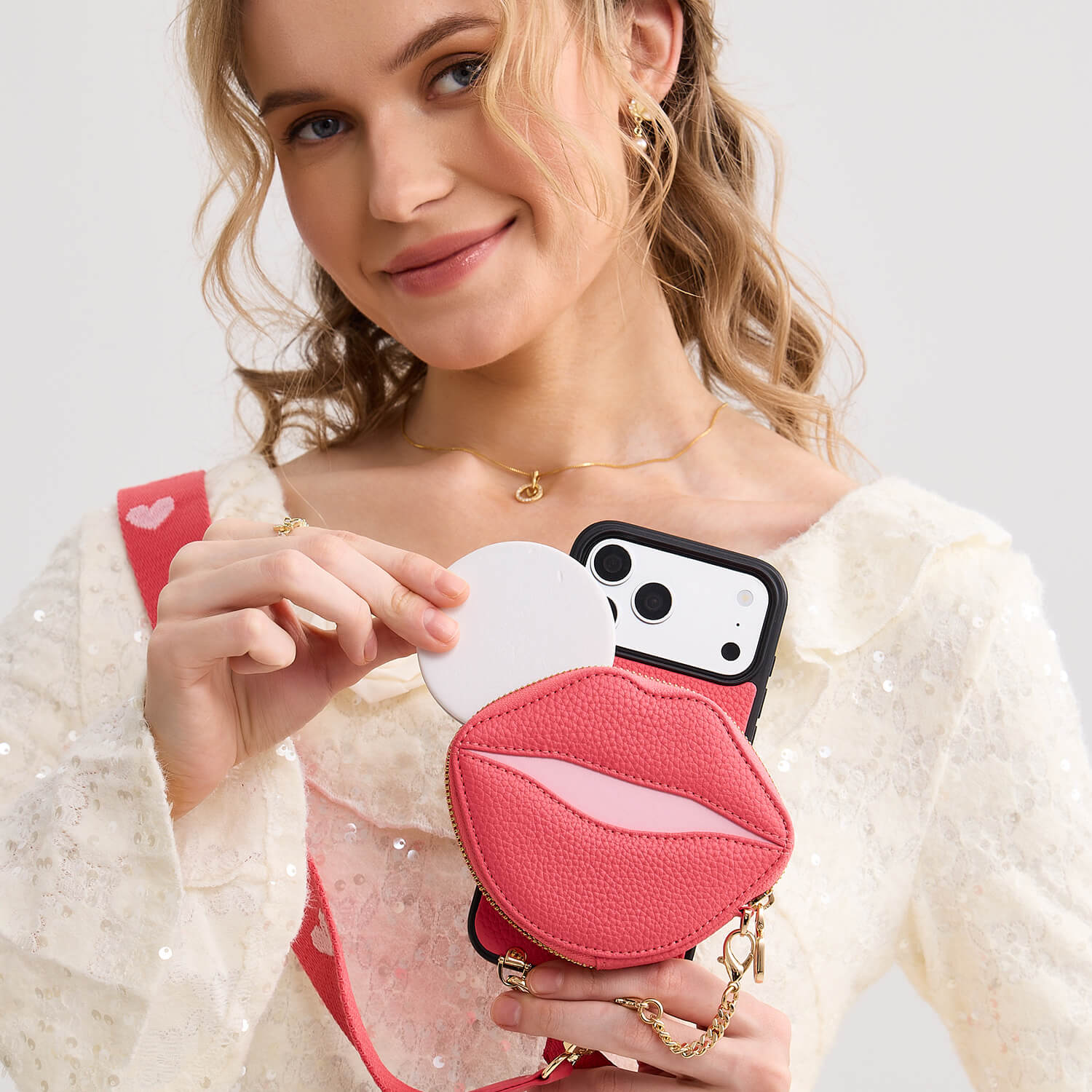 Discover the Benefits of a Wallet on Your iPhone Case