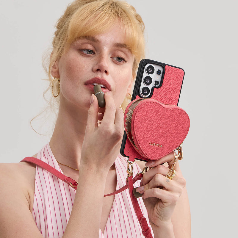 Are Hand Strap Cases Suitable for Taking Selfies?