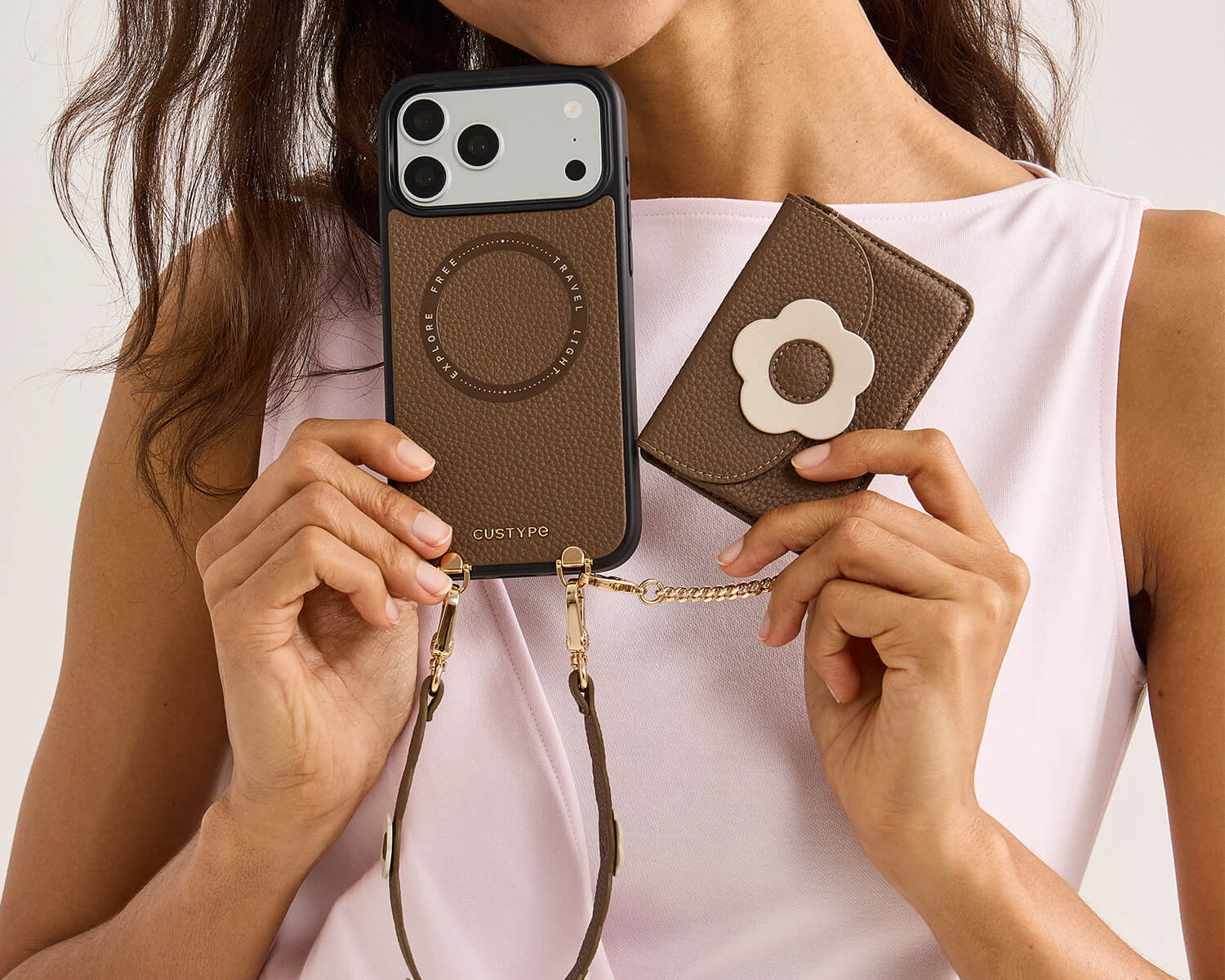 MagSafe Detachable Wallet vs. Built-In Wallet Case: Which One Is Better for Your iPhone?