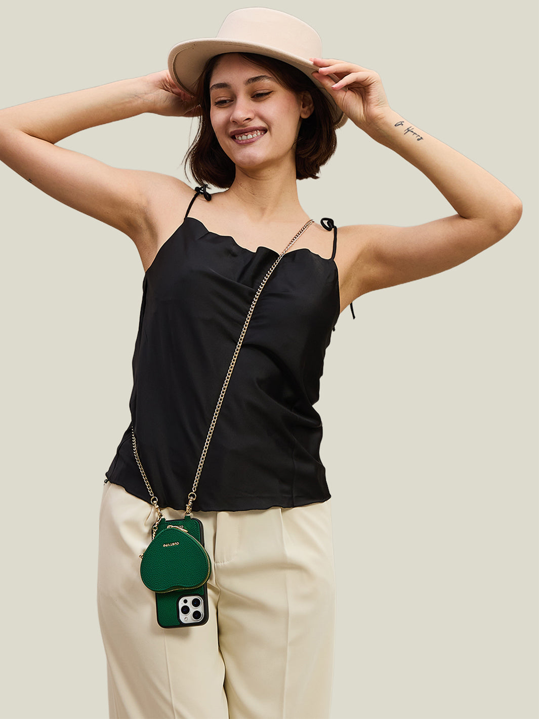 Custype クロスボディ iPhone 16 Pro ケース ストラップとカード