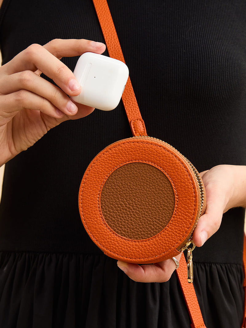 round pouch with zipper
