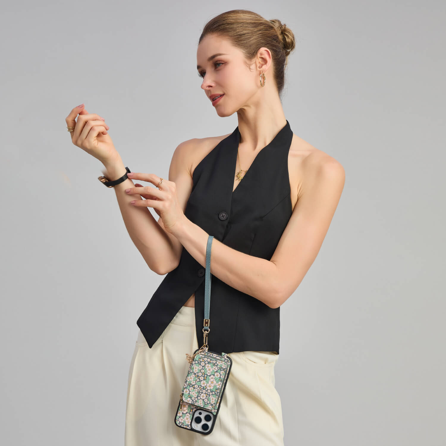 wristlet phone case
