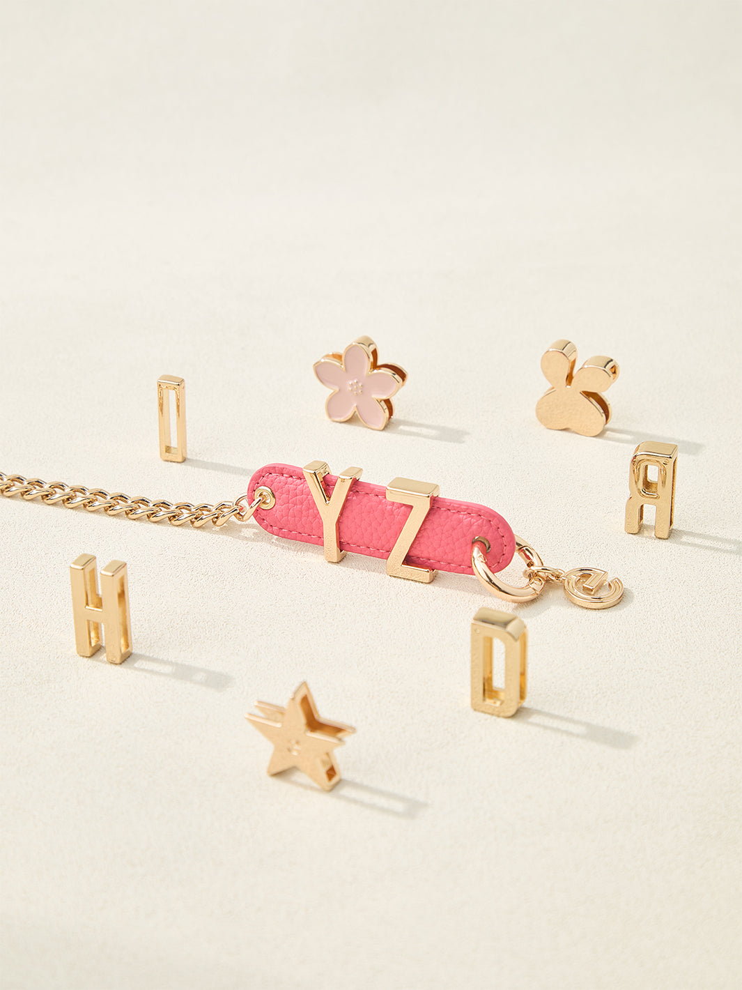 Custype iPhone 17 スマホケース クロスボディストラップ