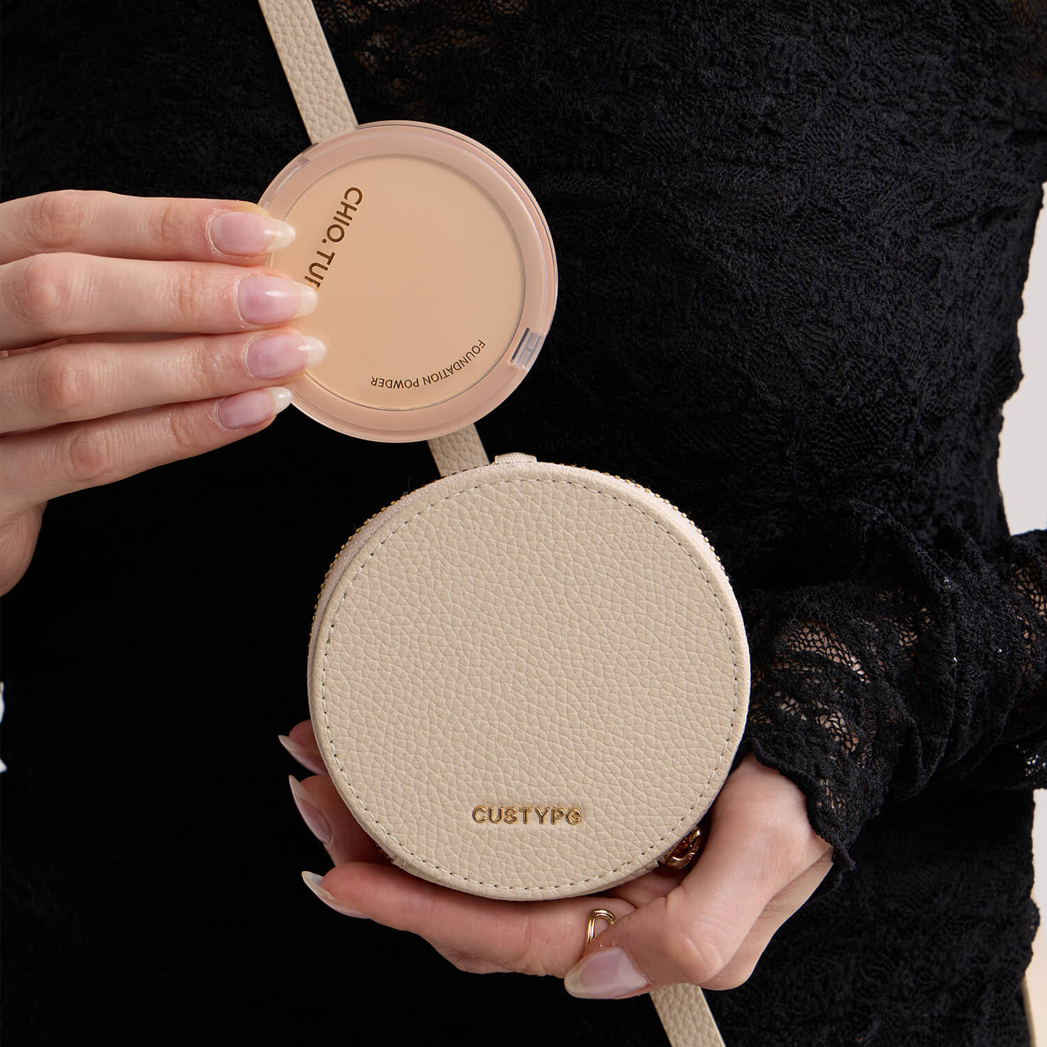 ハートデザインキット – 取り外し可能なハートポーチ付きクロスボディiPhoneケース