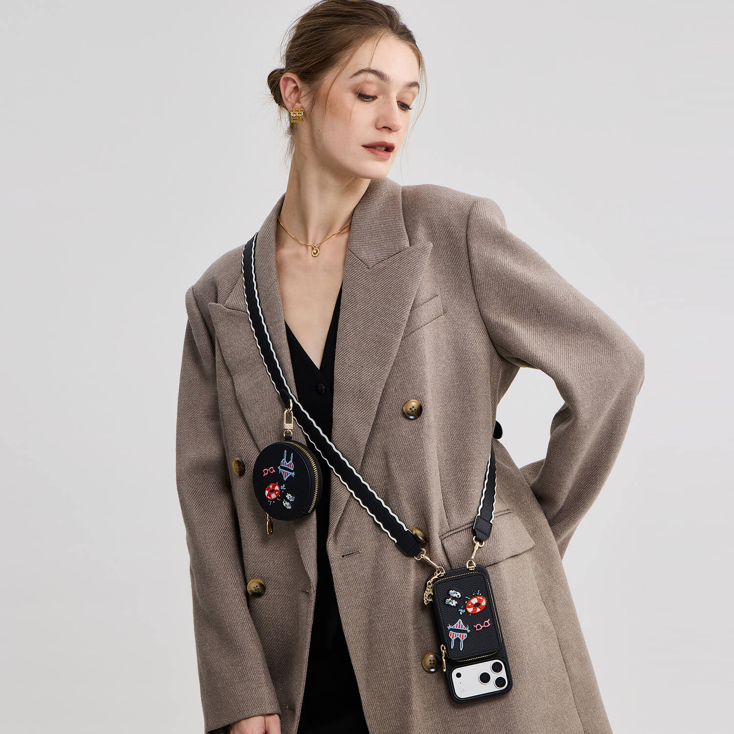 iPhone 17 Case with Wallet: Artisanal Embroidery & Detachable