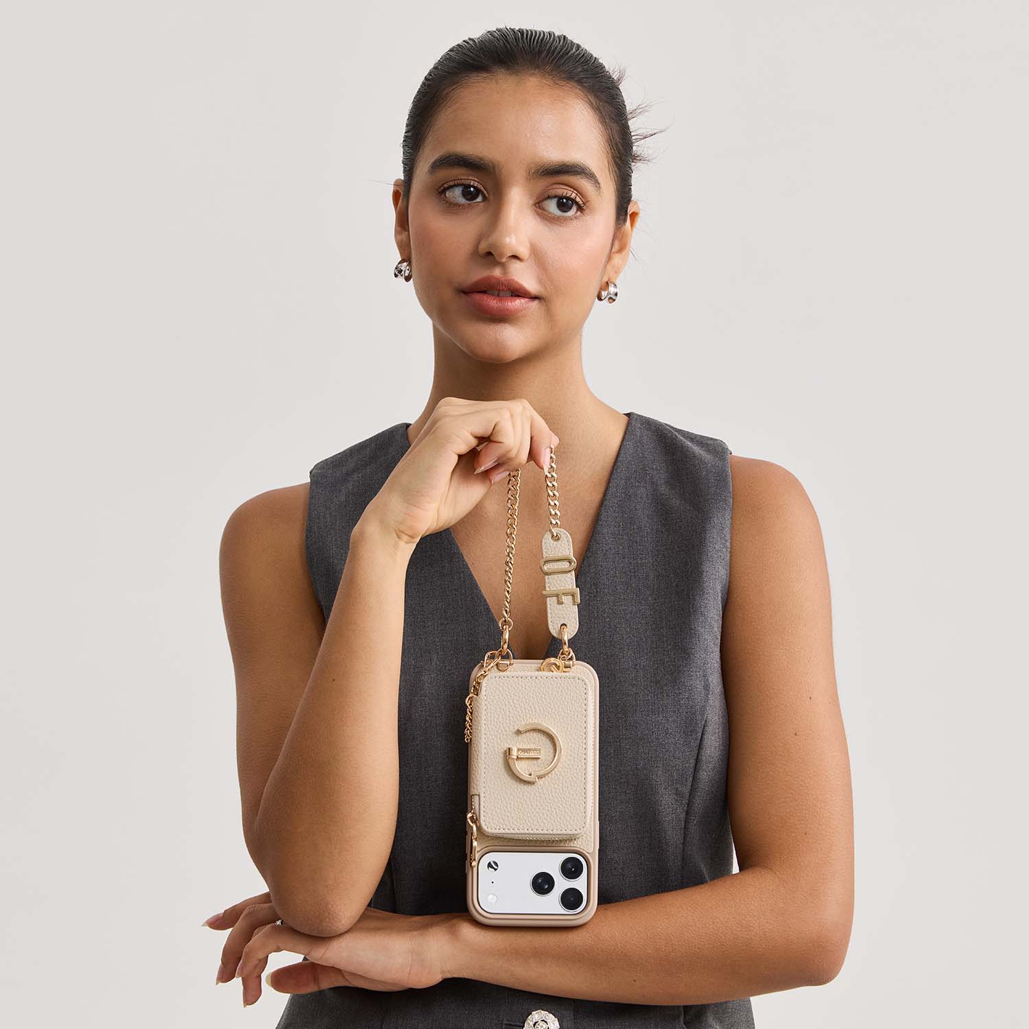 detachable_wallet_phone_case_with_wrist_strap_and_grip_beige_1_dd69273b-08e5-4013-b7b7-464e9fc51ae8.jpg
