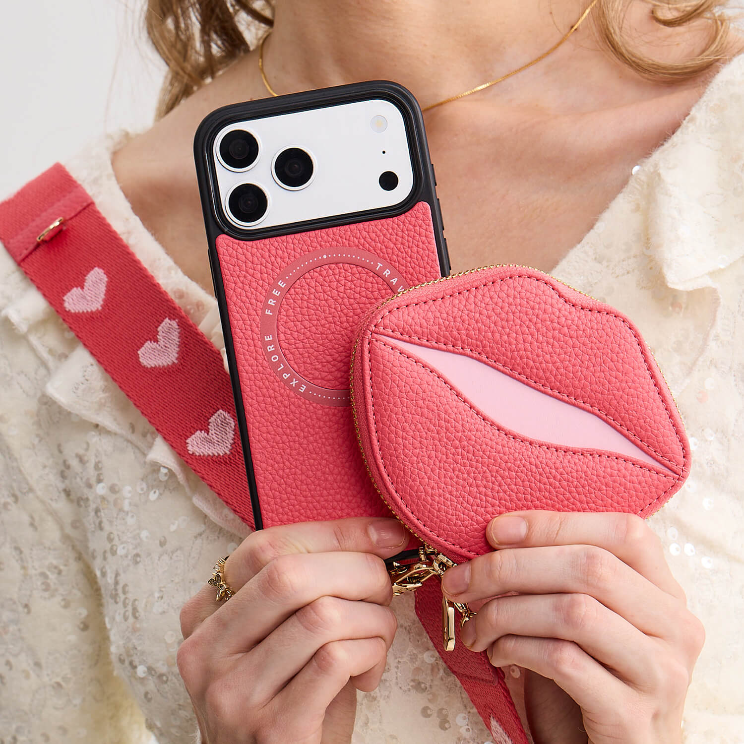 ルトリー・キス ― マグネット式リップポーチ付き iPhone クロスボディケース