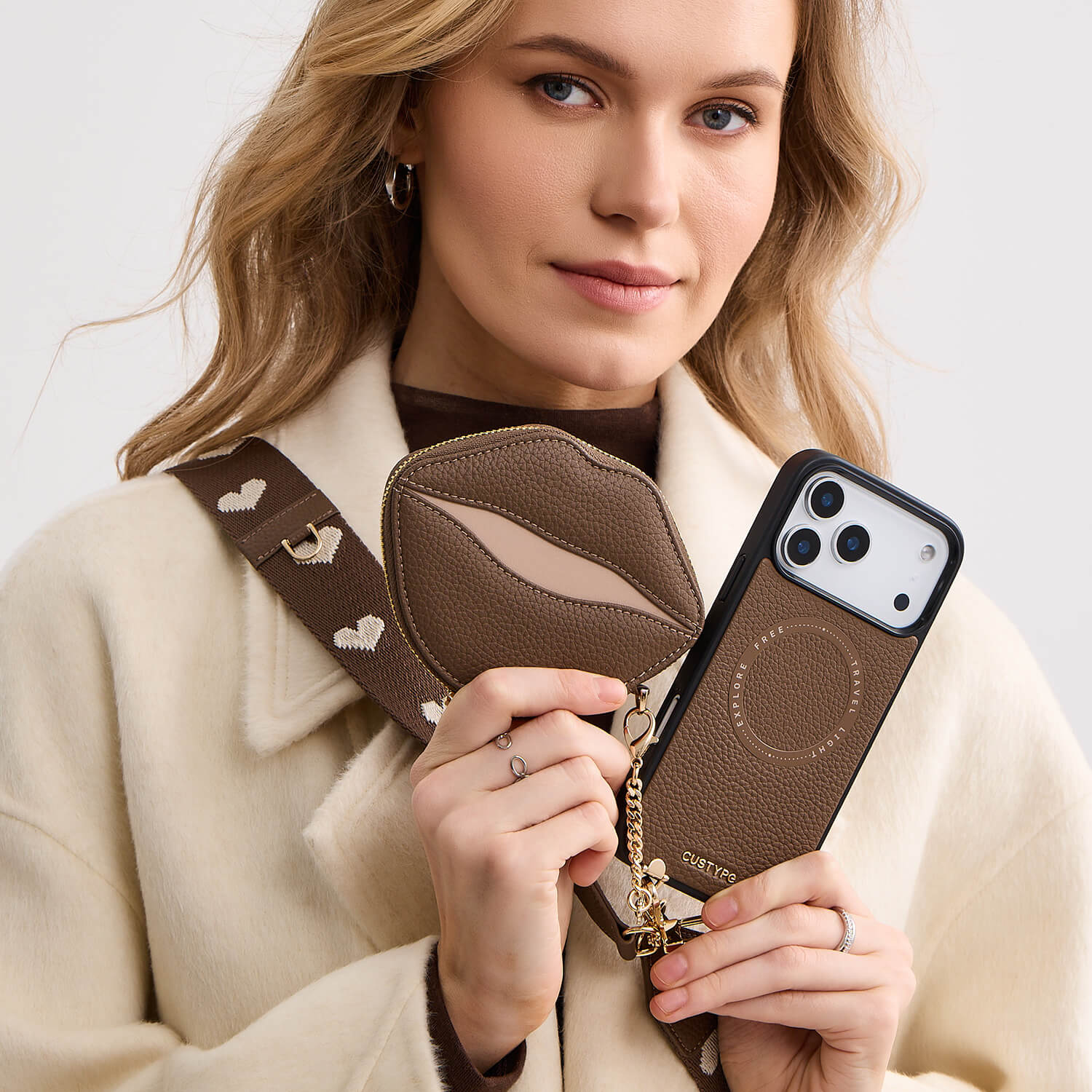 ルトリー・キス ― マグネット式リップポーチ付き iPhone クロスボディケース