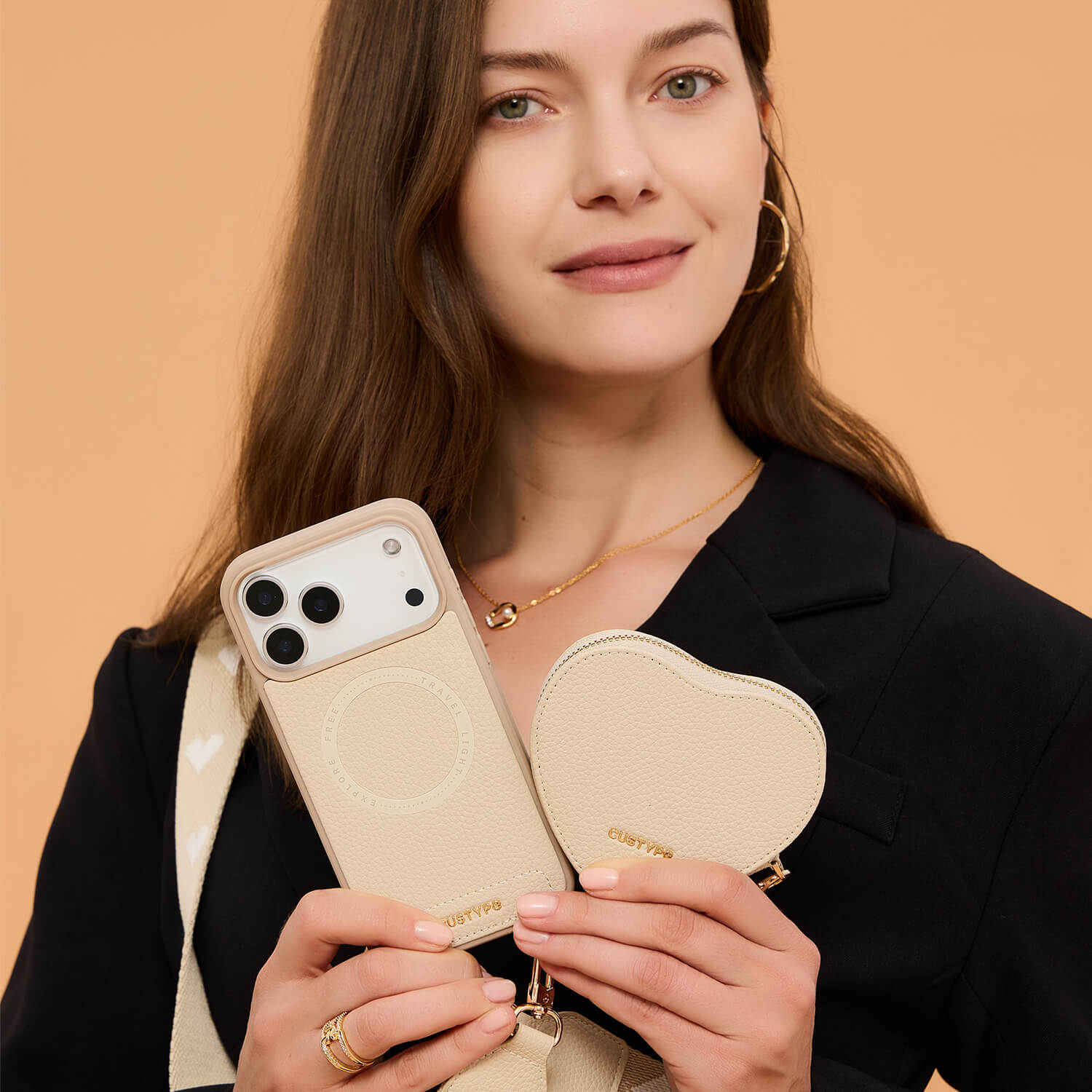 新品！CUSTYPE カスタイプ◆マグネットポーチ付iPhone17Proケース ハートデザインキット - ウェビングクロスボディストラップと