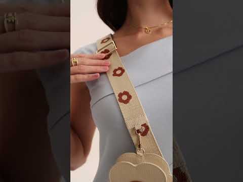 スターライトギフトボックス – フラワースマホケース（ウォレット＆ストラップ付き）