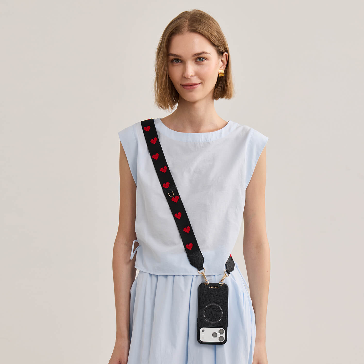 sleek_design_kit_webbing_crossbody_magnetic_phone_case_black_1.jpg