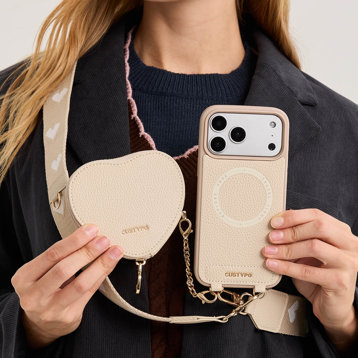 CUSTYPEクリーム色 iPhoneケース ハート型ポーチ付き ハートデザインキット - 取り外し可能なワイヤレス充電クロスボディ