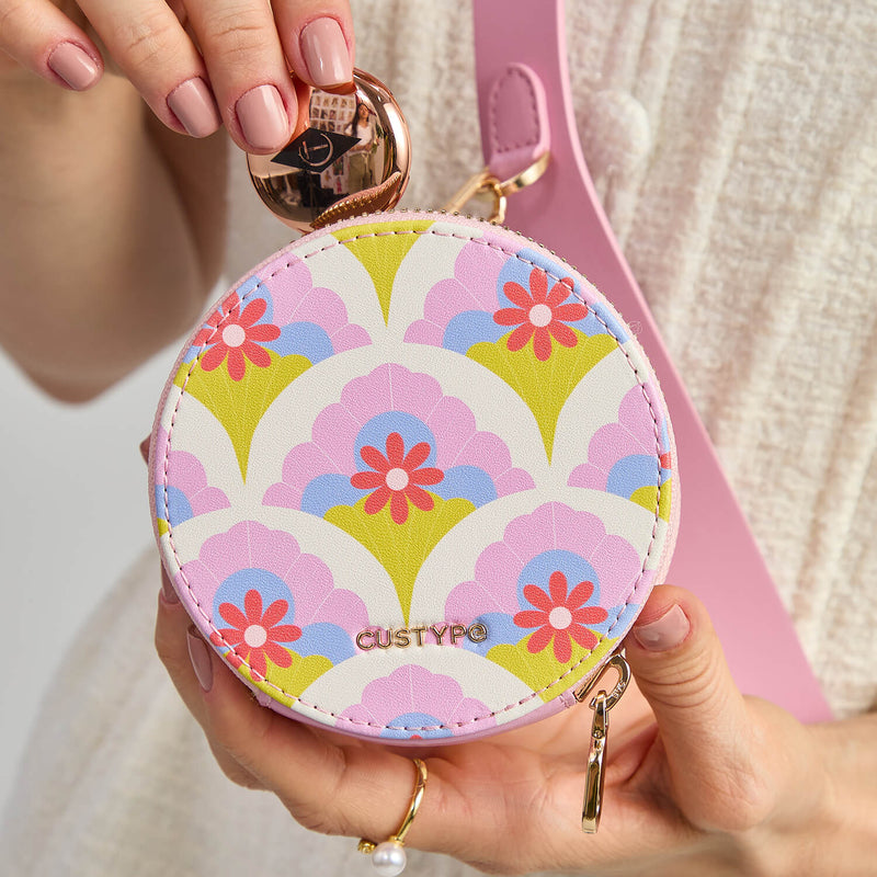 round pouch with zipper