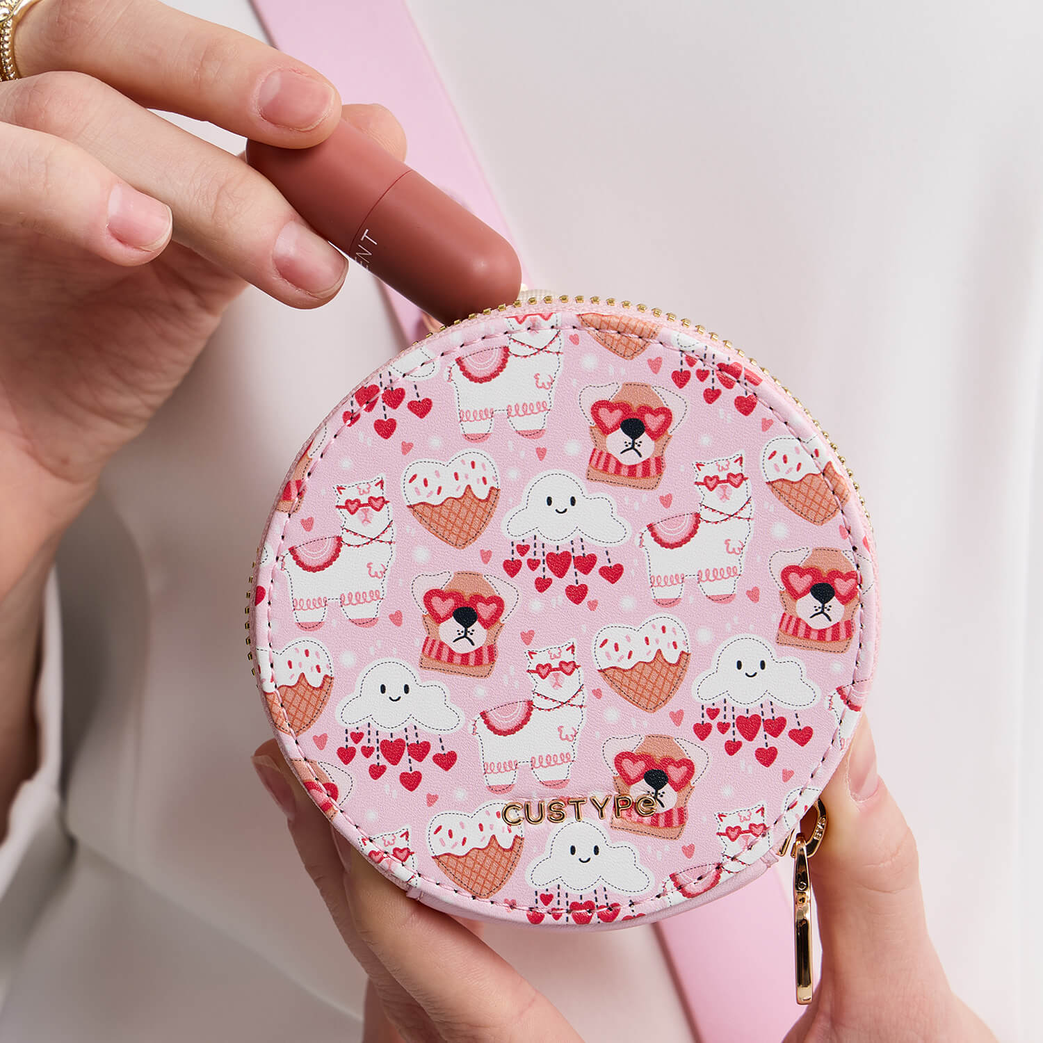 バレンタインテーマ クロスボディスマホケース（ポーチ＆ミニポーチ付き）