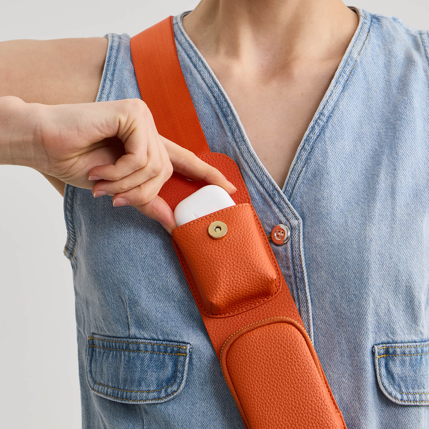 Orange
Adjustable crossbody strap with Storage for for vacation
