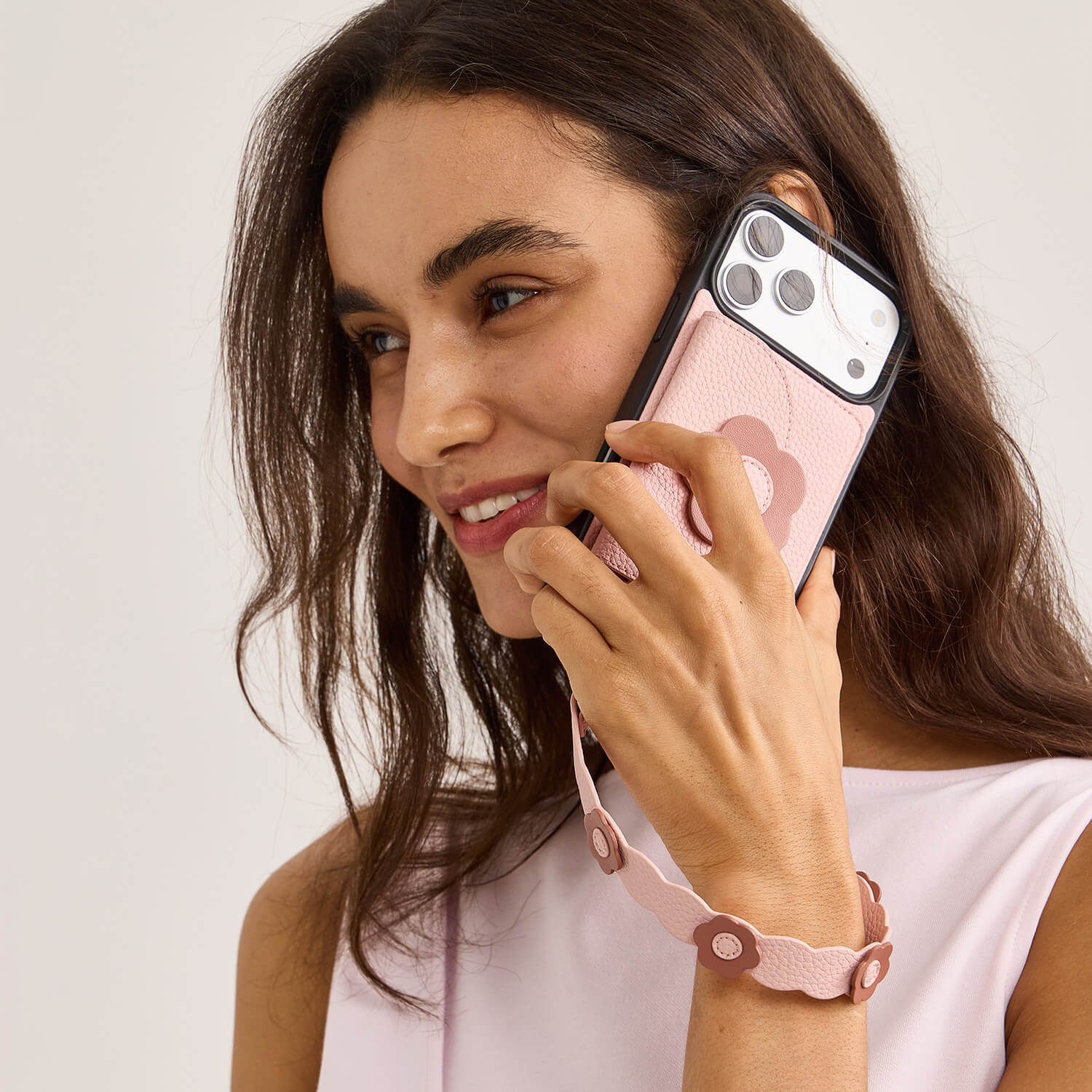 wristlet_phone_case_with_slim_wallet_and_raise_flower_strap_light_pink_2.jpg